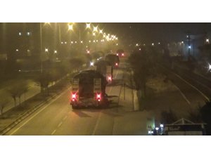 Suriye’ye fırtına obüs, tank, topçu bataryası ile mühimmat sevkıyatı yapıldı