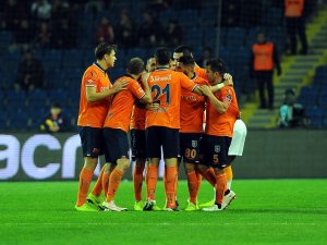 M.Başakşehir 3 sezondur devreleri lider kapatıyor