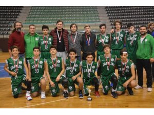 Denizli’de basketbol şampiyonları kupalarını aldı