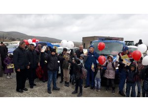 Jandarma ekipleri öğrenci servislerini denetledi
