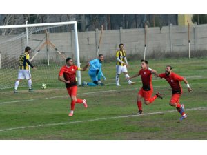Foça Belediyespor, devreyi lider kapattı