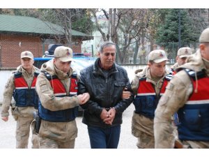 Ayrıldığı dini nikahlı eşini öldürdü, adliyeye ağlayarak girdi