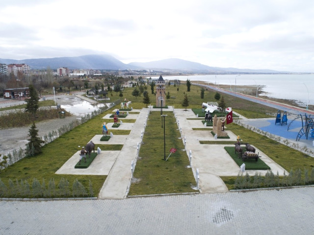 Beyşehir'de Türk Büyüğü, Halk ve Masal Kahramanları Parkı Tamamlandı