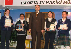 Kitap okuma yarışmasının ödül töreni