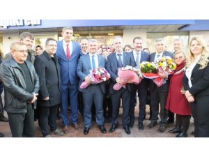 Burhaniye’de çeklerle karşılandılar