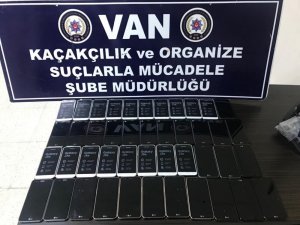 Van’da cep telefonu kaçakçılığı