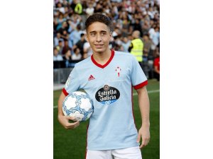 Emre Mor yokları oynuyor