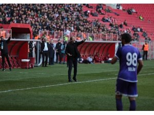 Taşkın: “İkinci yarı daha güçlü bir Samsunspor izleyeceksiniz”