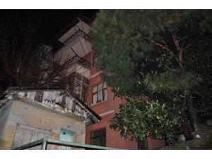 Zonguldak’ta 2 bina duvarlarındaki çatlaklar nedeniyle boşaltıldı