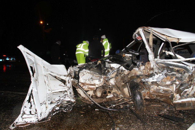 Beyşehir’de cip ile otomobil çarpıştı: 1 ölü, 2 yaralı