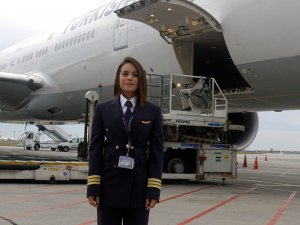 THY'nin Kolombiyalı kadın pilotu