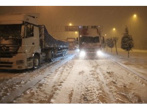 Konya’da okullar kar yağışından tatil oldu, yollar ulaşıma kapandı