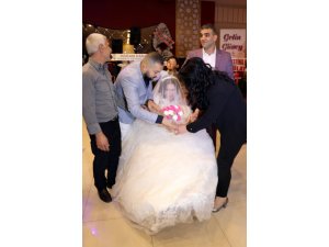 Zihinsel ve bedensel engelli Rojda, damatsız gelin oldu