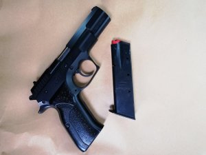 Seri numarası silinmiş tabanca çıktı