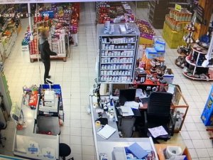 Kar maskeli çelik kasa hırsızları önce güvenlik kamerasına ardından jandarmaya yakalandı