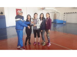 Okullar arası gençler Tenis İl birinciliği sona erdi