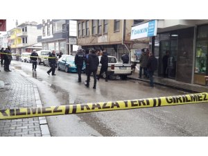 Bacanağı tarafından silahla vurulan kişi hayatını kaybetti