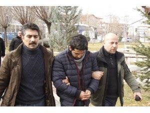 Isparta’da silahlı kar maskeli market soygunu şüphelileri tutuklandı