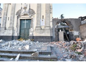 Etna Yanardağı çevresinde meydana gelen depremde yaralı sayısı 10’a yükseldi