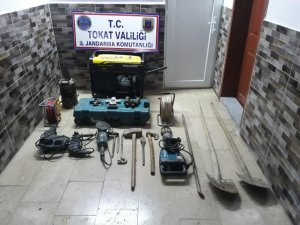Tokat’ta, kaçak kazı yapan 7 kişi yakalandı