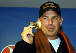 MHP Costner balonunu patlattı