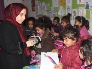 Konya'daki üniversiteliler Şanlıurfalı çocuklara "tebessüm oldu"