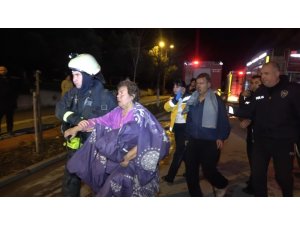 Dumanların arasında kurtarılmayı beklediler