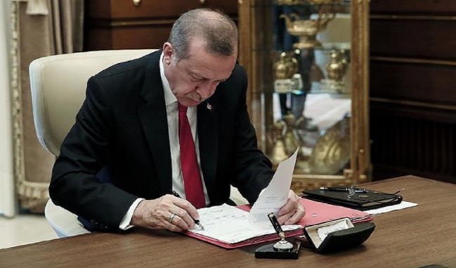 Üç ile vali, 9 ile emniyet müdürü, 8 üniversiteye rektör atandı