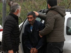 Eşini boşanmak istediği için çekiçle öldürmüş