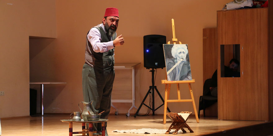 "İslam ümmetinin rol modeli Mehmet Akif Ersoy'dur"