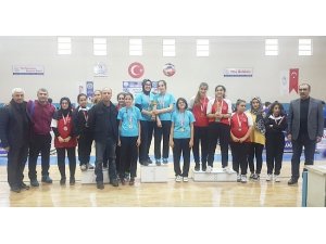 Masa tenisi  müsabakaları tamamlandı