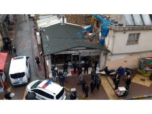 Adıyaman’da toprak evin duvarı çöktü: 2 yaralı