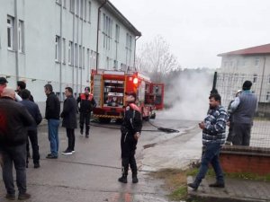 Okulda korkutan yangın