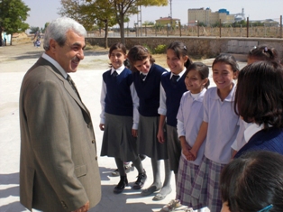 Sarayönü Belediye Başkanı Güney, okulları gezdi