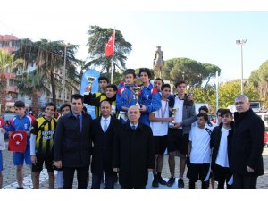 Ata’yı anmak için koştular