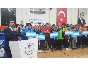 Masa Tenisi Gençler Gurup Müsabakaları Rize’de başladı