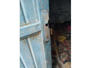 Hırsızlar, girdikleri iş yerinde demir malzemeleri çaldı