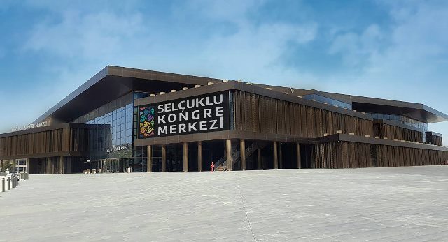 ‘Leeanne’ in Güzellik Kraliçesi’ SKM’de