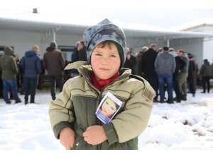 Minik Lorin, son yolculuğuna uğurlandı