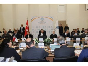 Kayısı Malatya’da masaya yatırıldı