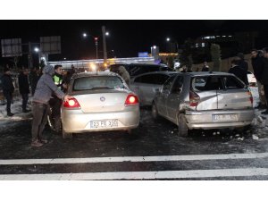 Elazığ’da 2 farklı zincirleme kazada 23 araç birbirine girdi