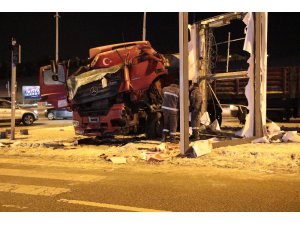 Başkent’te tır kazası: 1 yaralı