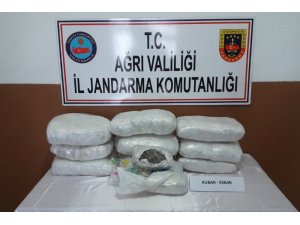 Ağrı’da 11 kilo 750 gram esrar ele geçirildi