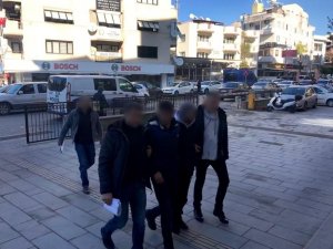 Kuşadası’nda çeşitli suçlardan aranan 3 kişi yakalandı