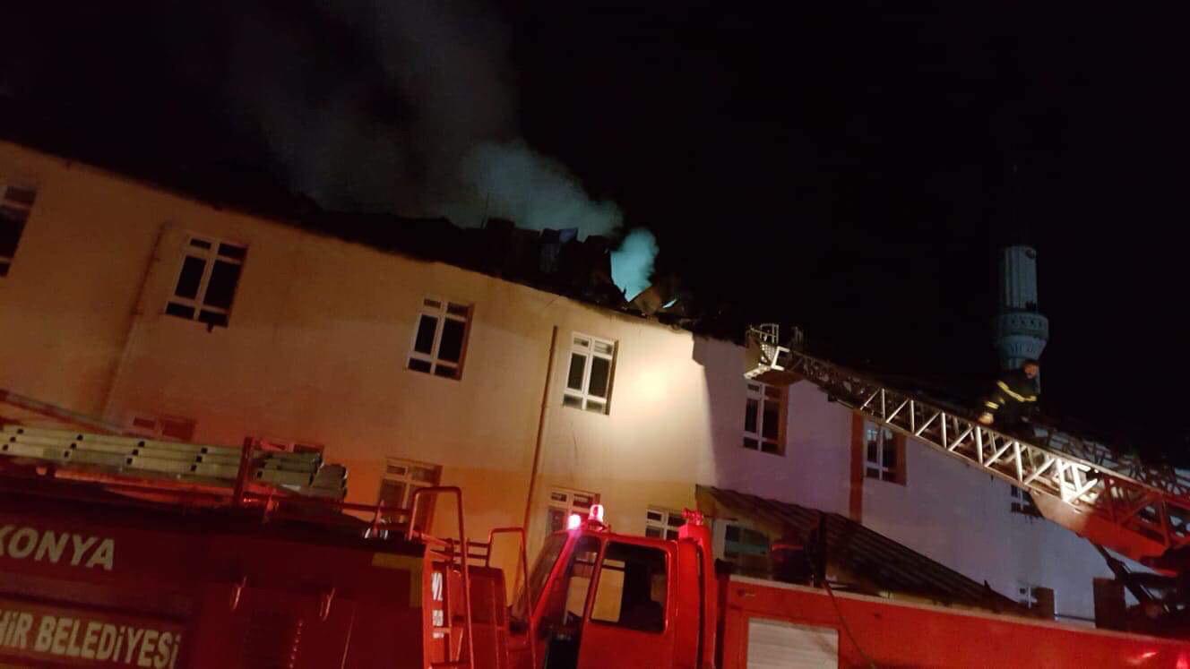 Sarıveliler Devlet Hastanesi çatısında yangın