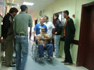 Yem kırma makinesi kulağını kopardı