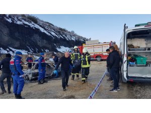 Emekli öğretmen, aracında yanmış şekilde bulundu