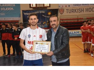 Türkiye Hokey Süper Ligi’nde en iyi oyuncu Celal Aydın