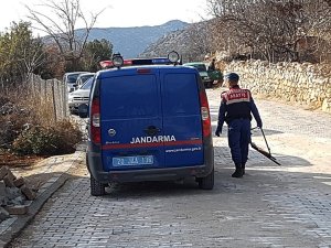 Gençlerin tüfek temizleme merakı faciayla bitti