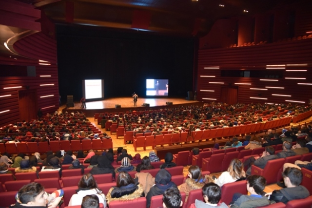 “İnsan Değerleriyle Yaşar”  seminerine yoğun ilgi